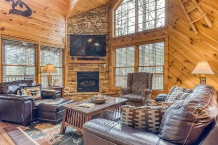 The Great Escape - Min From Parkway With Hot Tub Villa Gatlinburg Exteriör bild