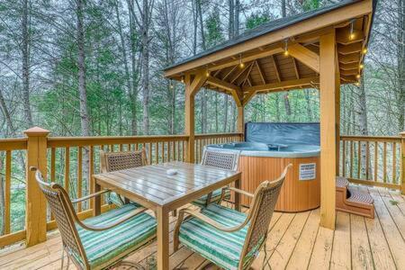 The Great Escape - Min From Parkway With Hot Tub Villa Gatlinburg Exteriör bild