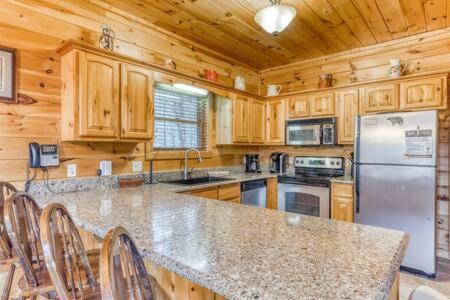 The Great Escape - Min From Parkway With Hot Tub Villa Gatlinburg Exteriör bild