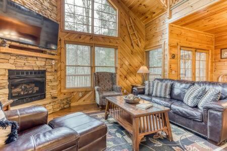 The Great Escape - Min From Parkway With Hot Tub Villa Gatlinburg Exteriör bild